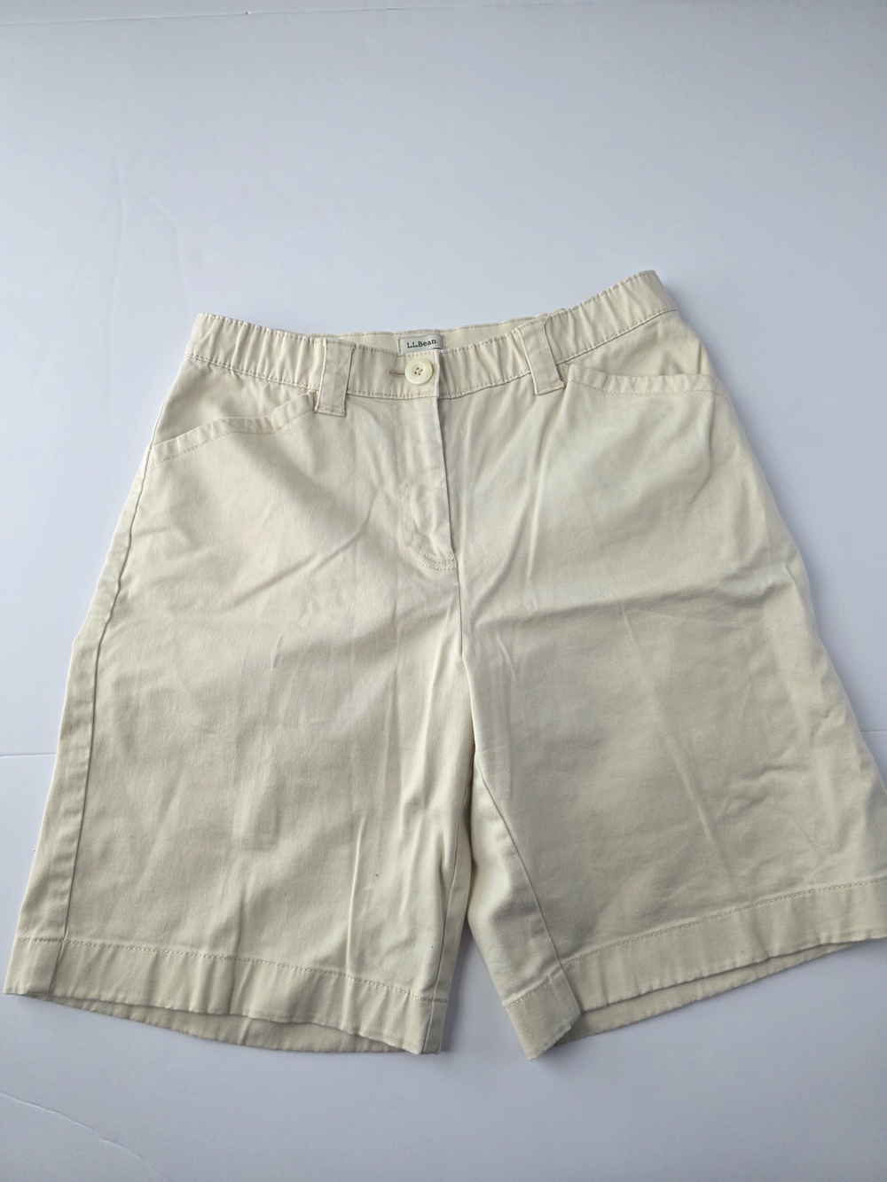 L.L. Bean Women's Chino Bermuda Shorts Heritage Stone Size 8 Classic Fit